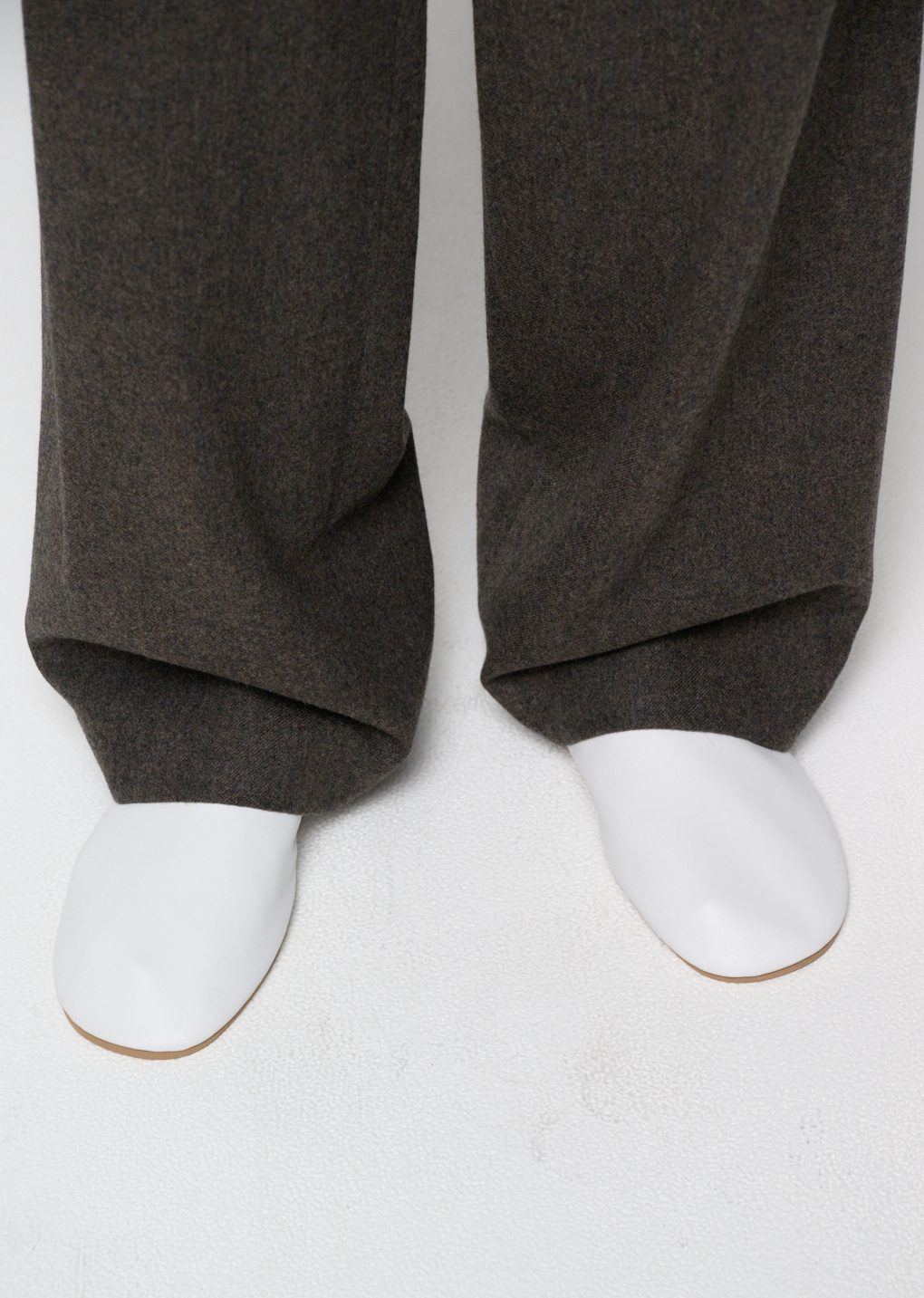 Men's lambskin slip on loafer, White 사진 4/4