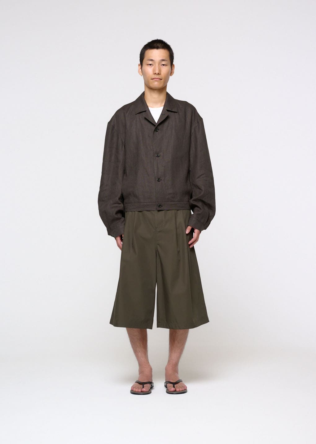 Two Tuck Wide Shorts, Brown 사진