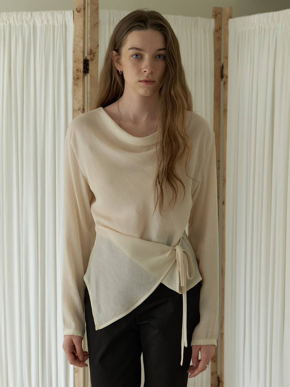 A WRINKLE WRAP BLOUSE_CREAM