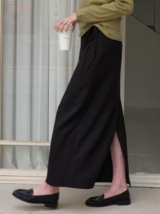 A STRAP DETAIL LONG SKIRT_BLACK
