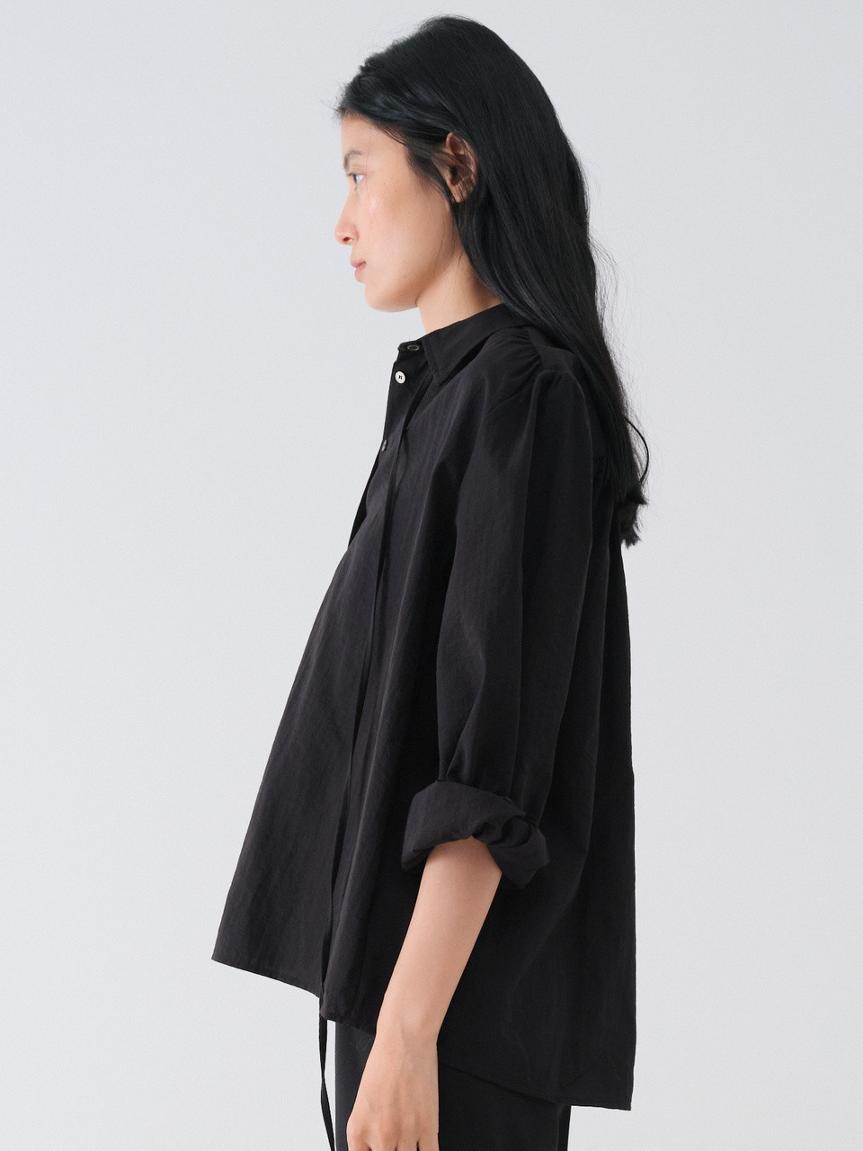 [9/11 예약발송] SHIRRING STRING BLOUSE_BLACK 사진 3/4
