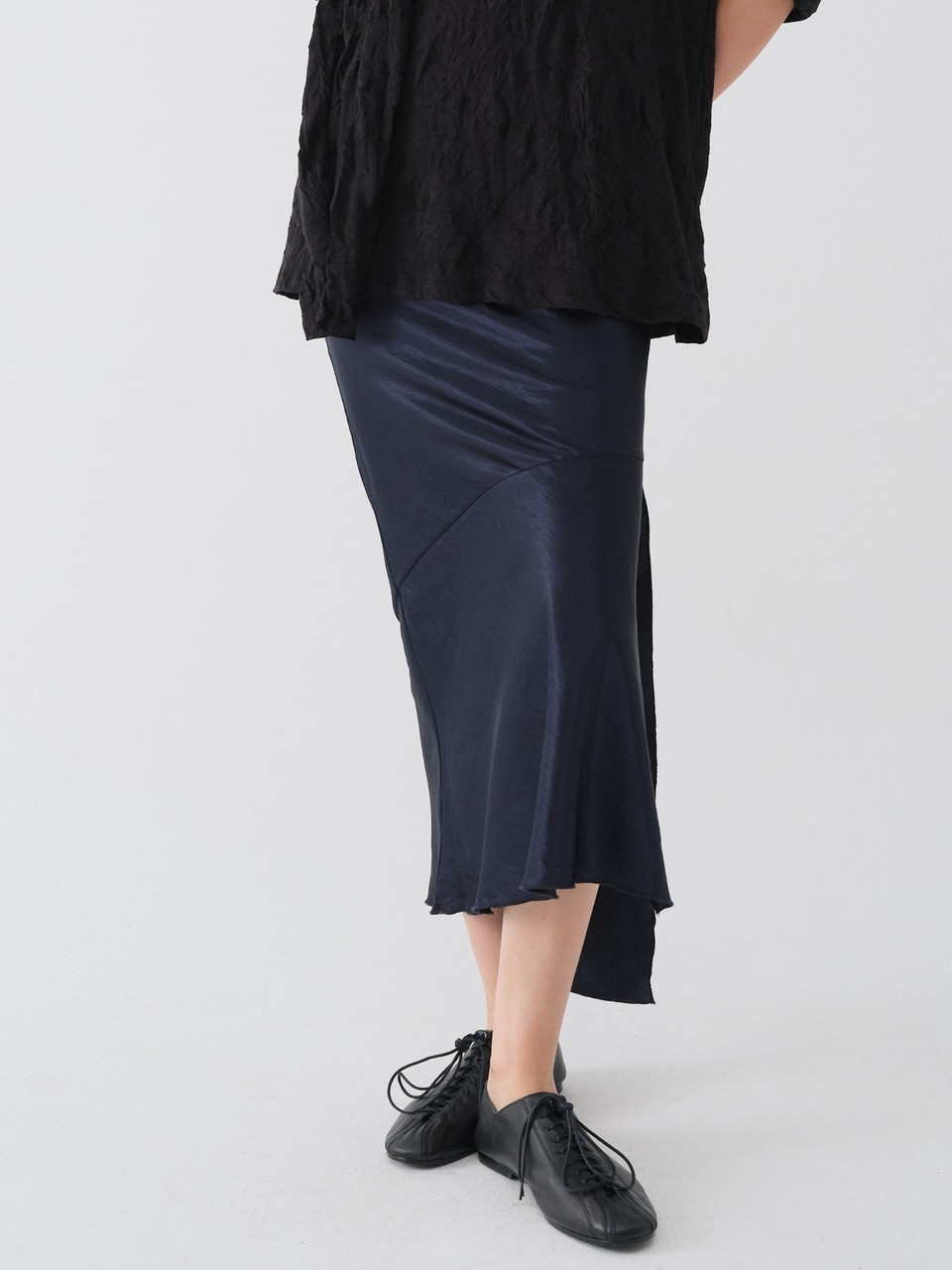 [9/11 예약발송] BIAS SATIN LONG SKIRT_NAVY 사진 4/4