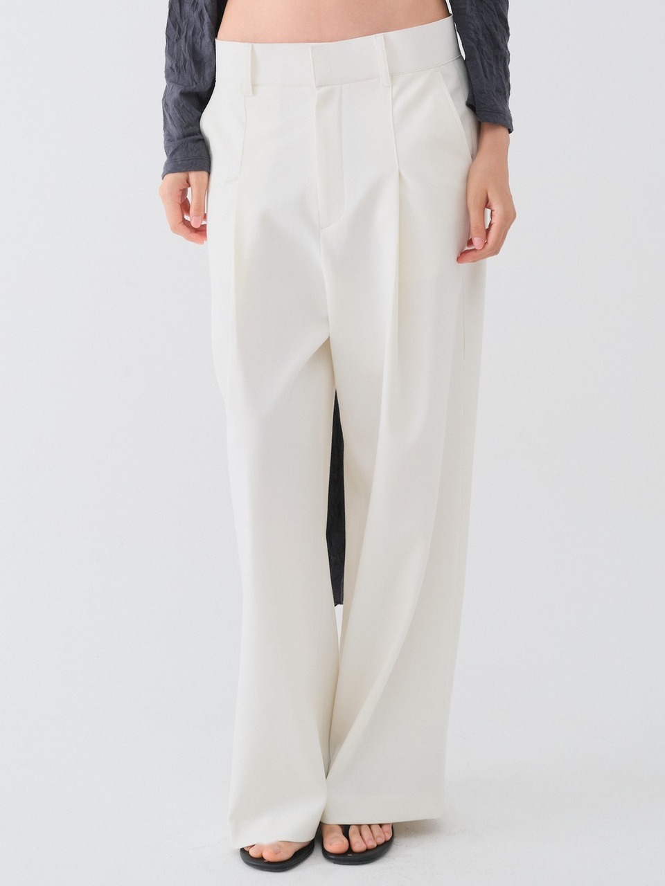 [10/2 예약발송] WOOL PINTUCK WIDE SLACKS_IVORY 사진 3/4