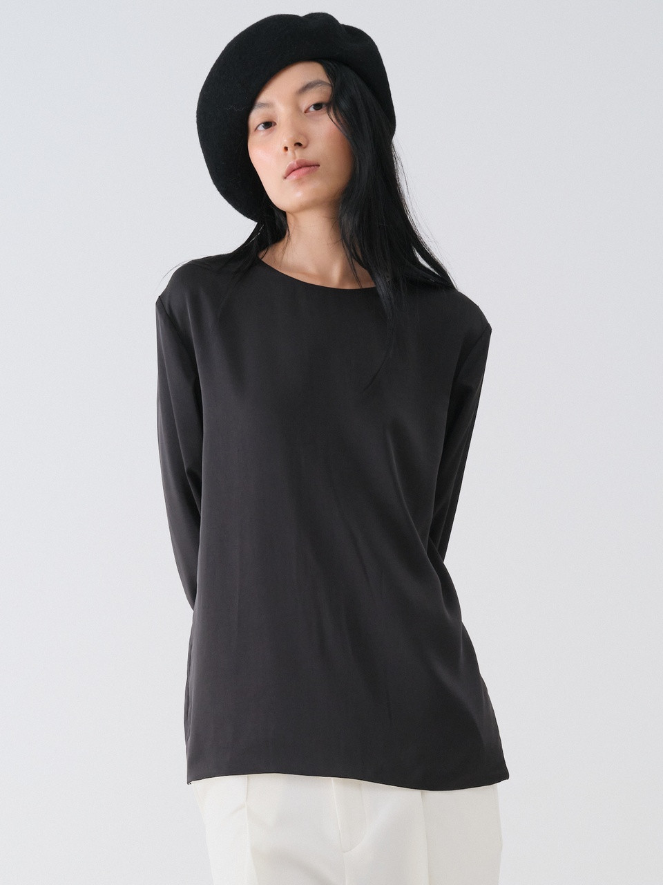 SOFT SATIN BLOUSE_BLACK