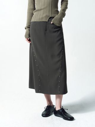 커브드 스터드 스커트 CHARCOAL