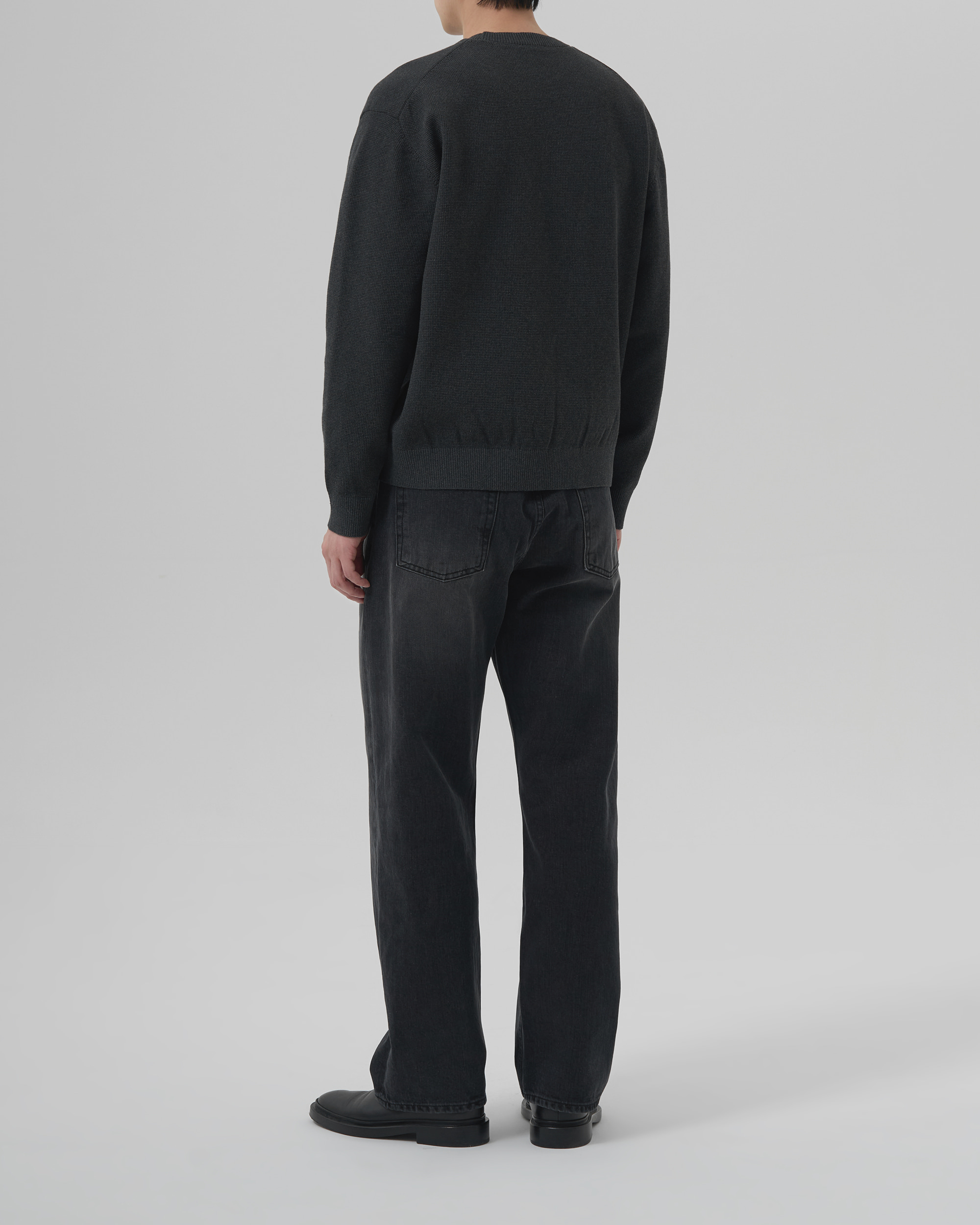 GRAIN COTTON KNIT CREWNECK - CARBON GREY 사진 2/4