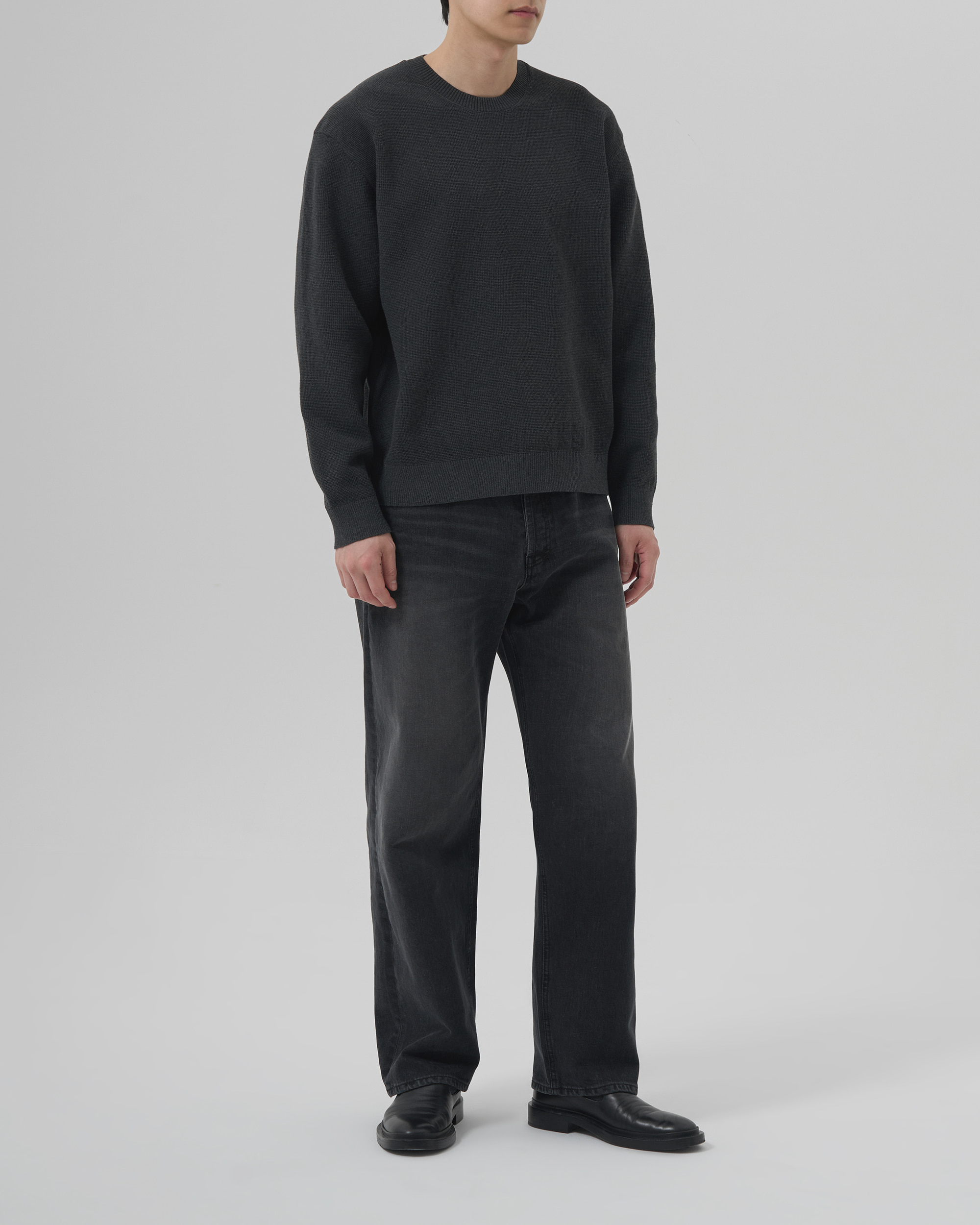 GRAIN COTTON KNIT CREWNECK - CARBON GREY 사진 3/4