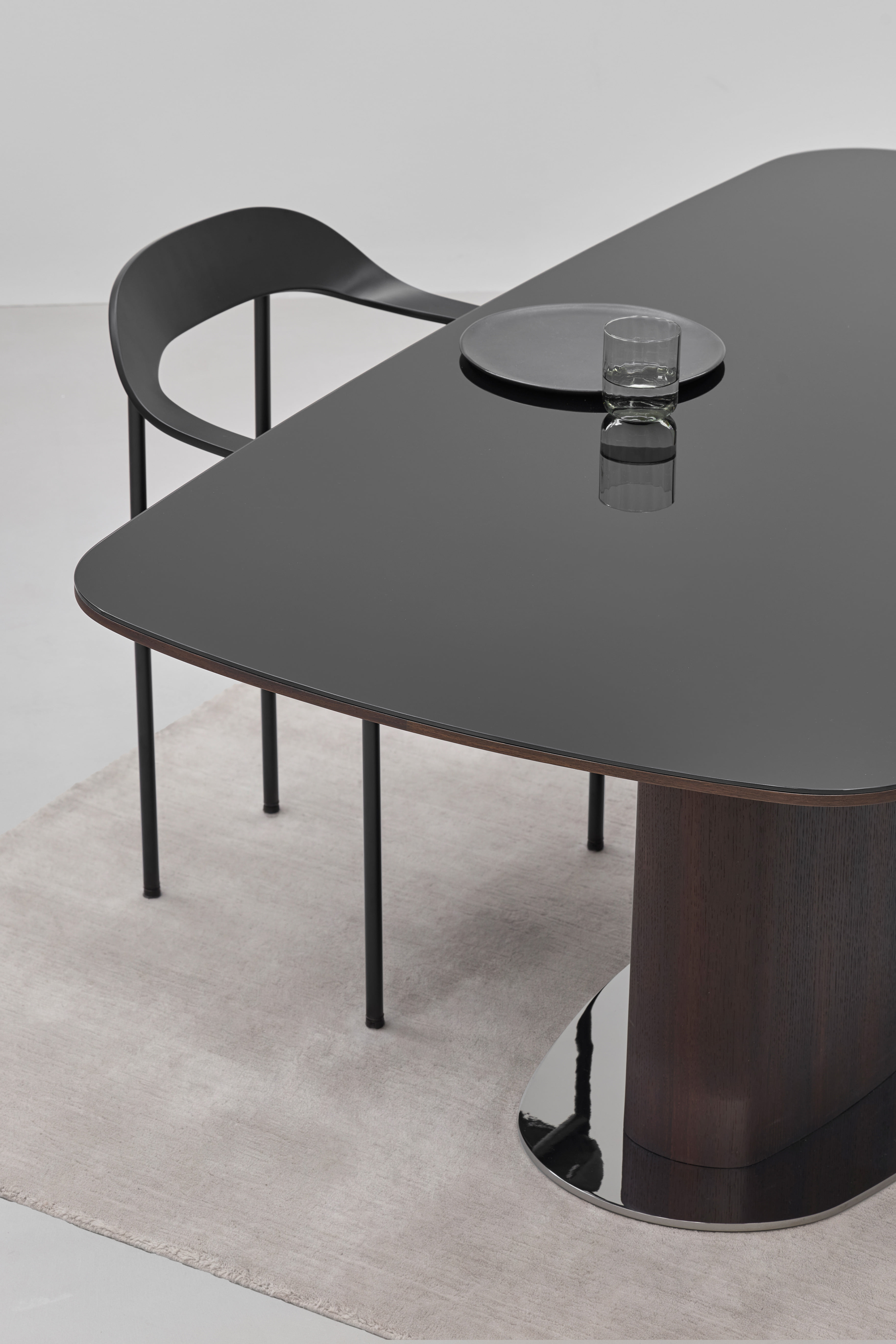 Lago | Table 사진 2/4