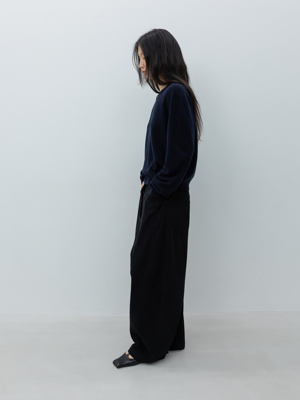 Wide-Fit Curved Cotton Pants_Black