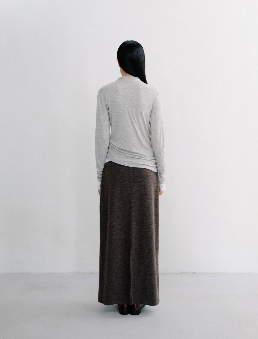 WOOL MOCK NECK CURVED T-SHIRT [GREY] - Low Tide 사진 4/4