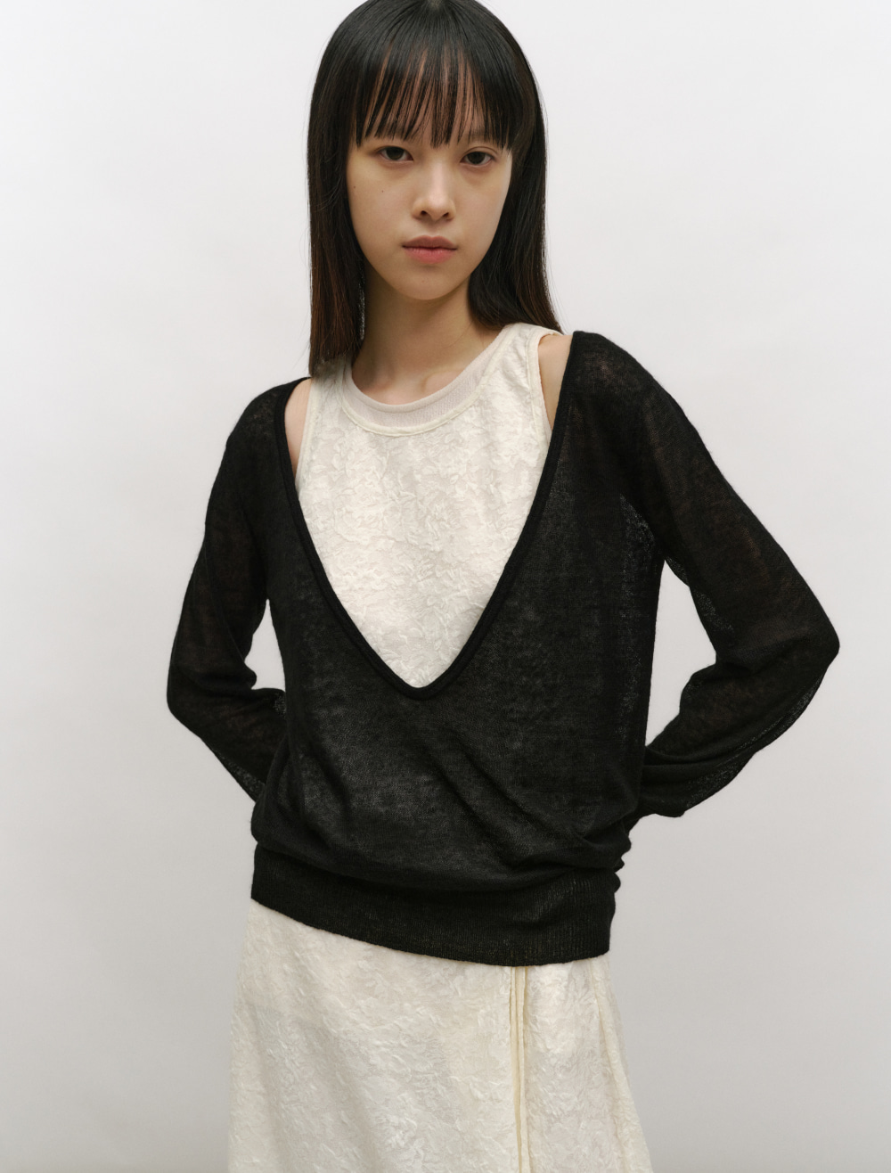 DEEP V-NECK ALPACA KNIT [BLACK] - Low Tide