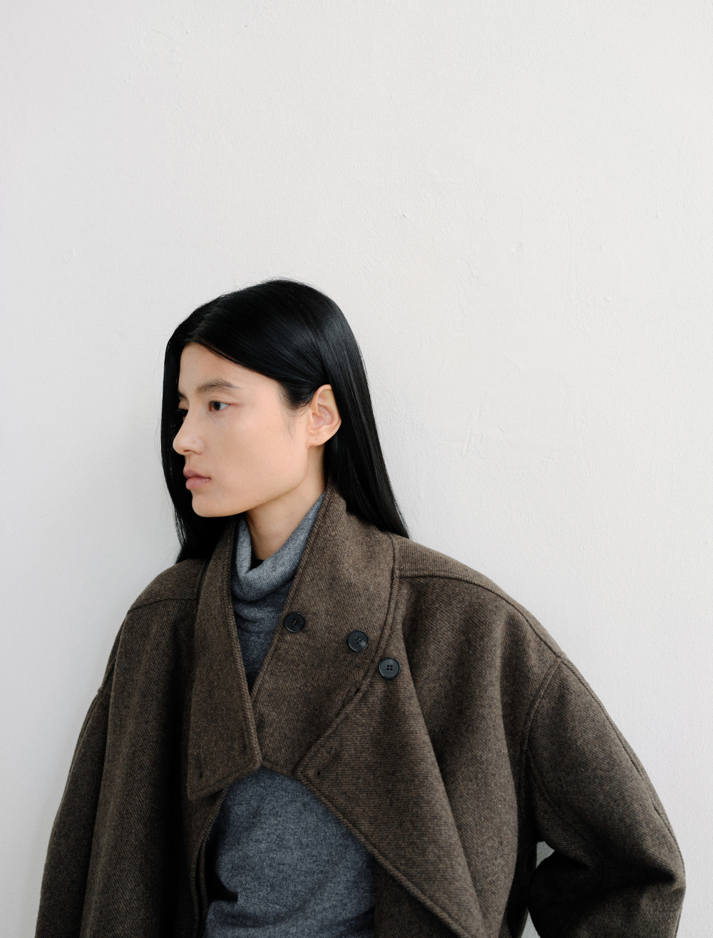 HIGH NECK BELTED SHORT COAT [BROWN] - Low Tide 사진 3/4