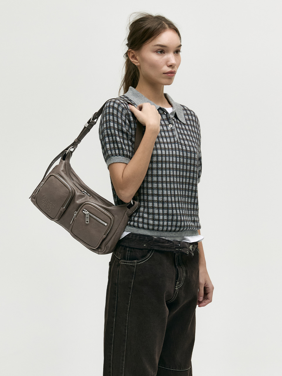 OUTPOCKET HOBO_taupe washed nappa 사진 2/4