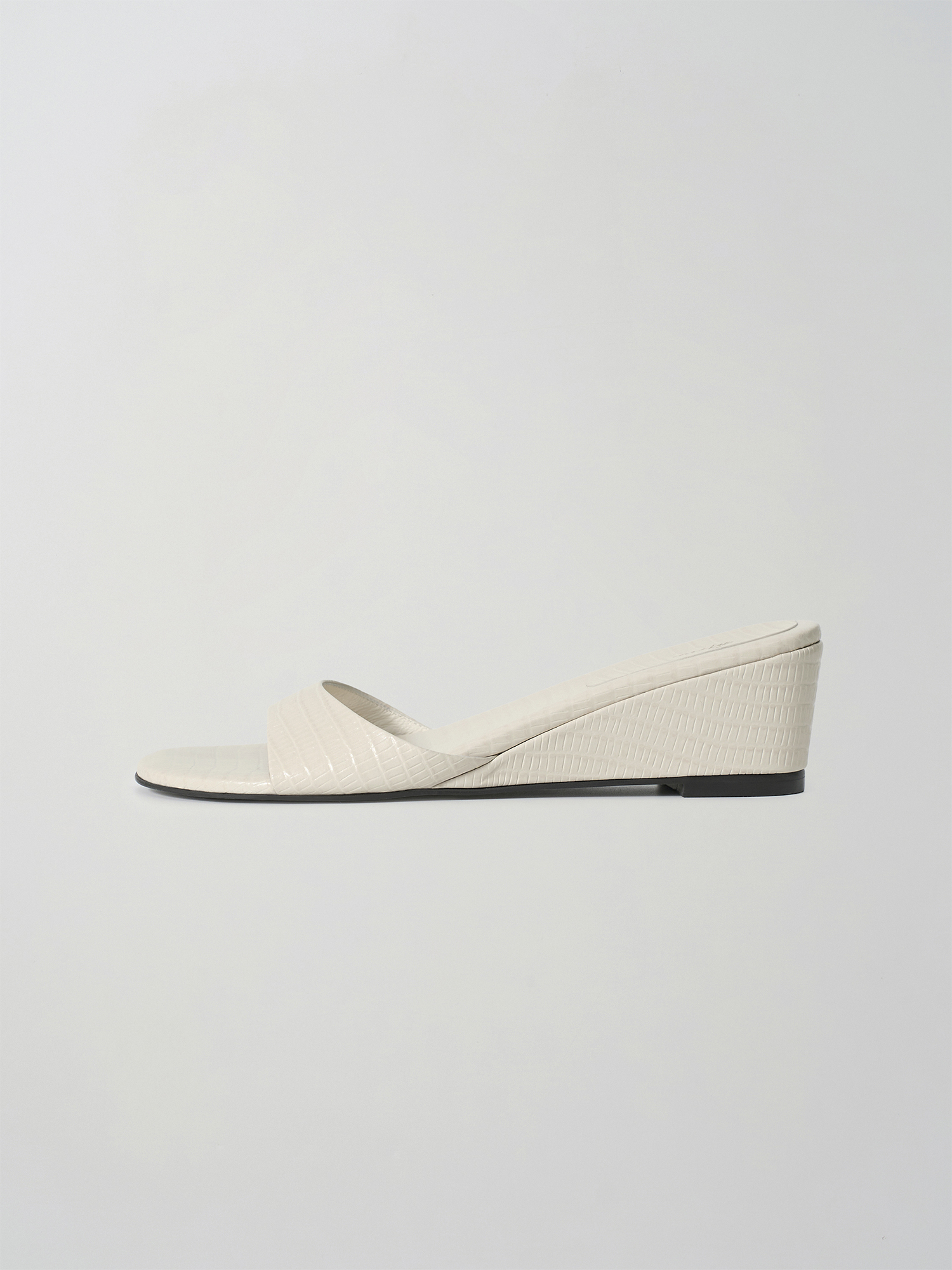 [30%] wedge mule (ivory)