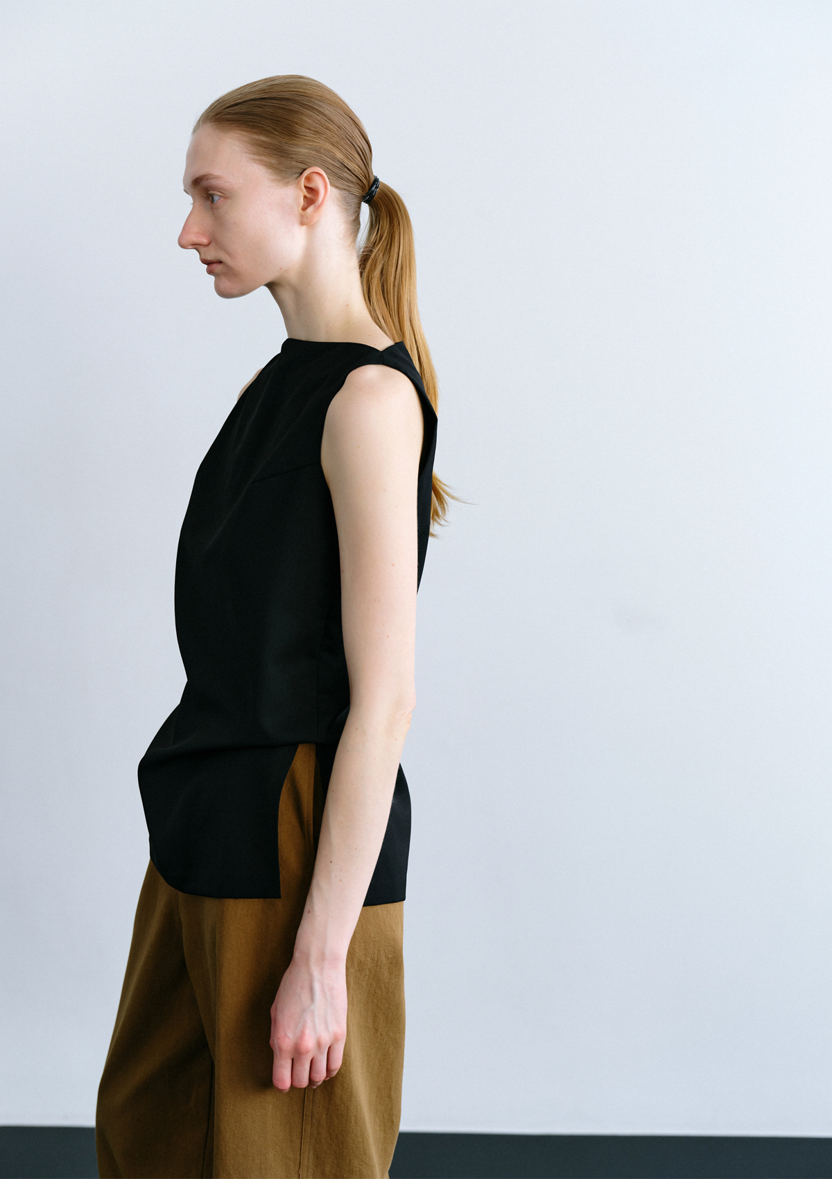 Arles Shirring Sleeveless in Black