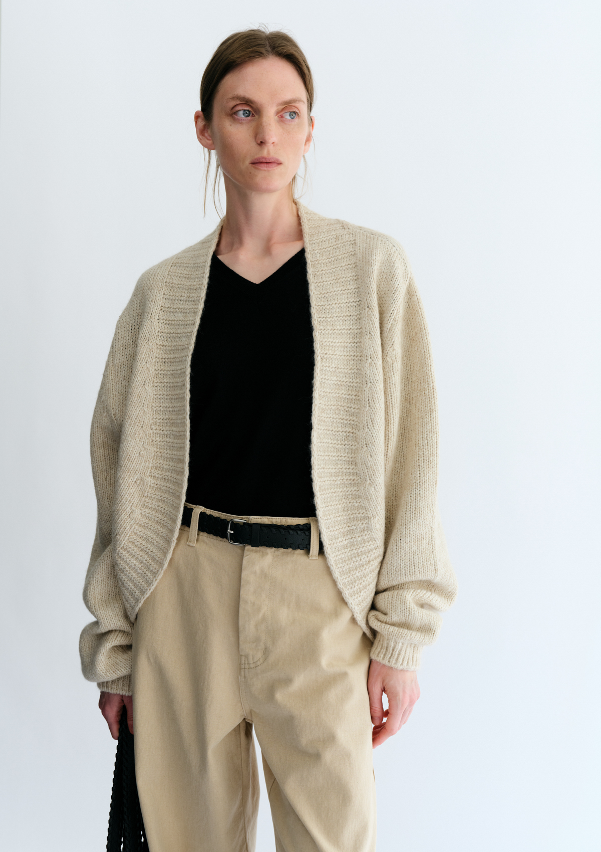 Merino Classic V-Neck Knit in Black