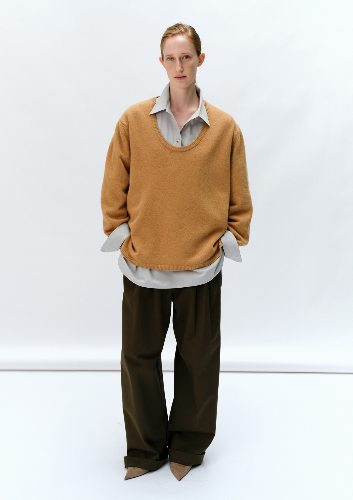 Ellen U-Neck Knit in Beige 사진 1/4