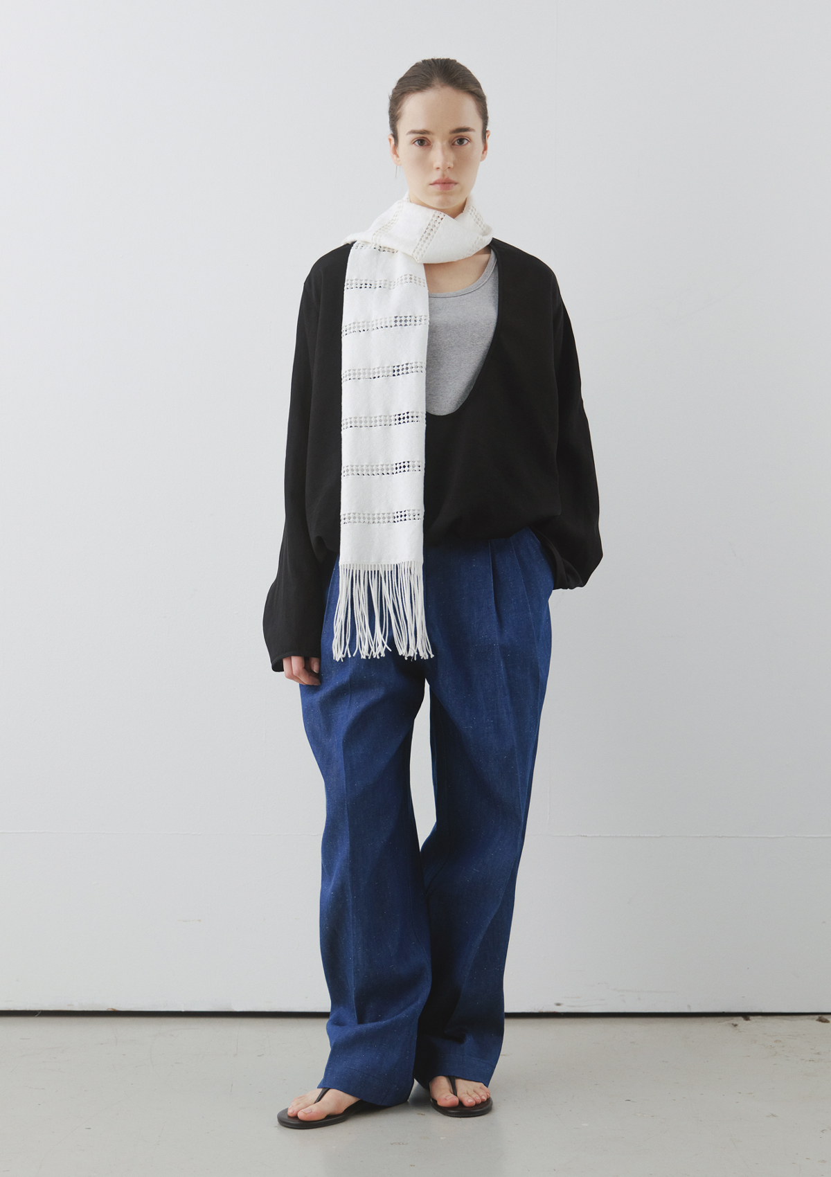 Vernon Tuck Pants in Blue