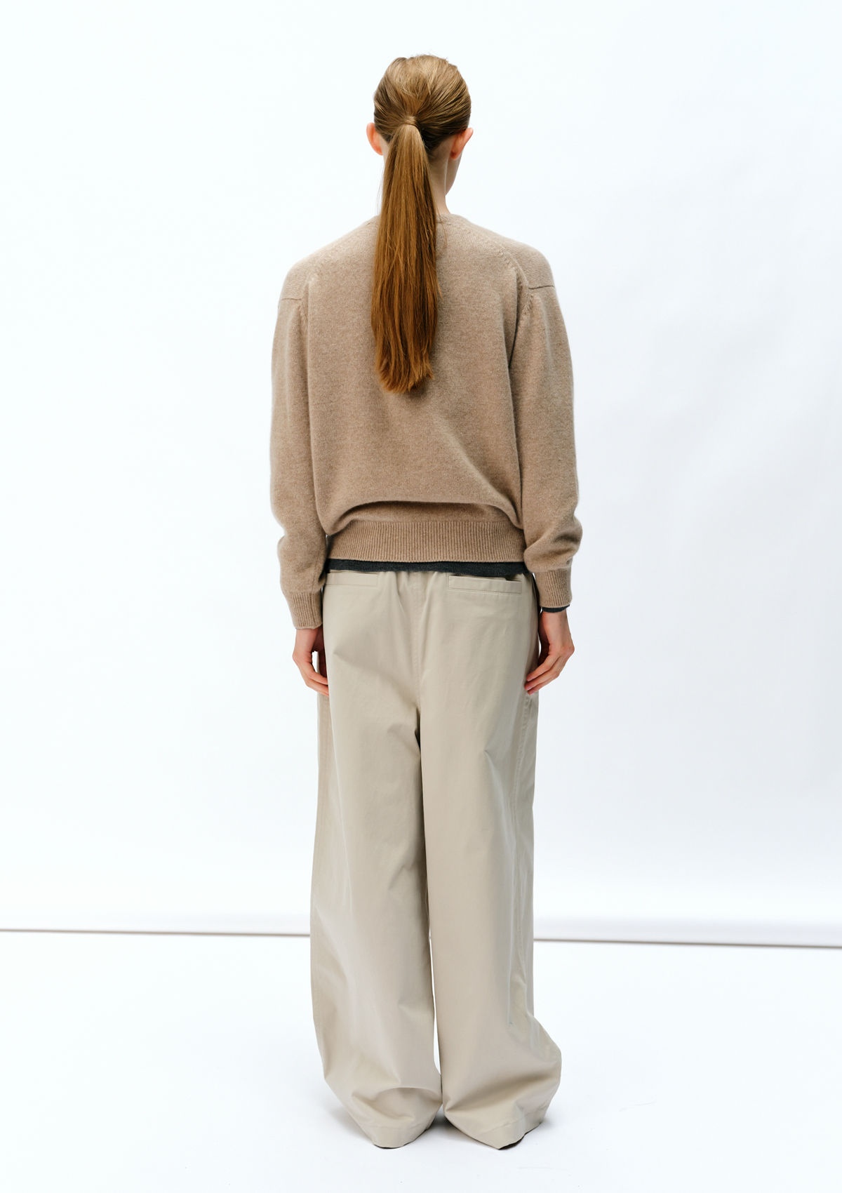 15 Deep V-Neck Knit in Oatmeal 사진 3/4