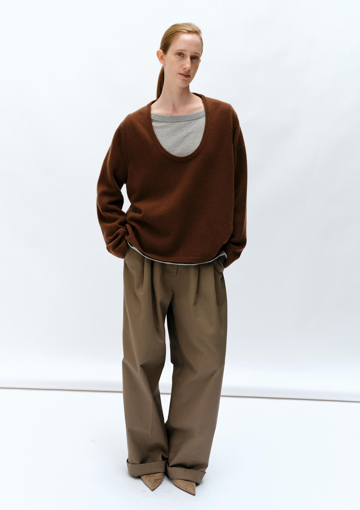 Ellen U-Neck Knit in Brown 사진 1/4