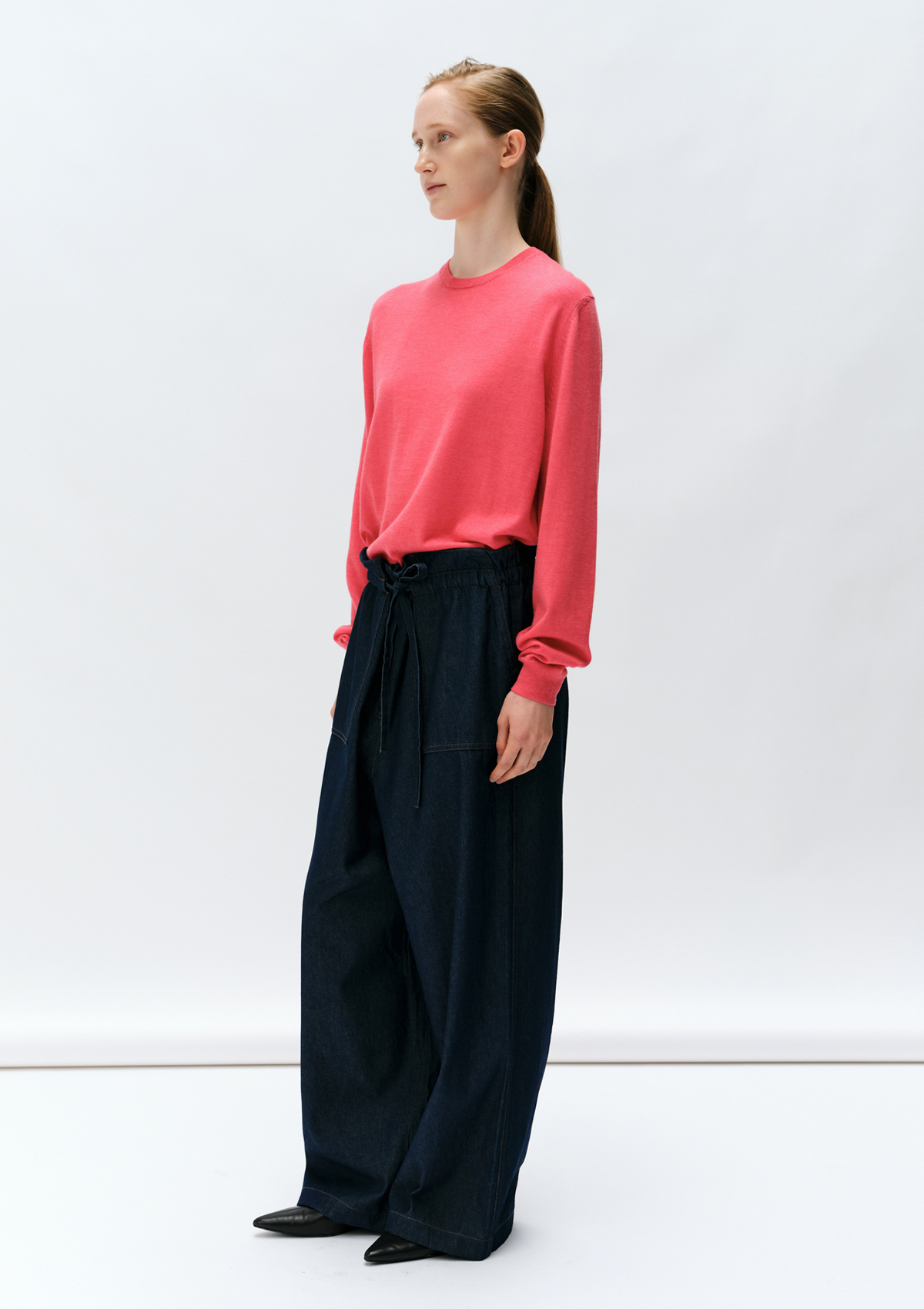 Merino Classic R-Neck Knit in Coral 사진 1/4