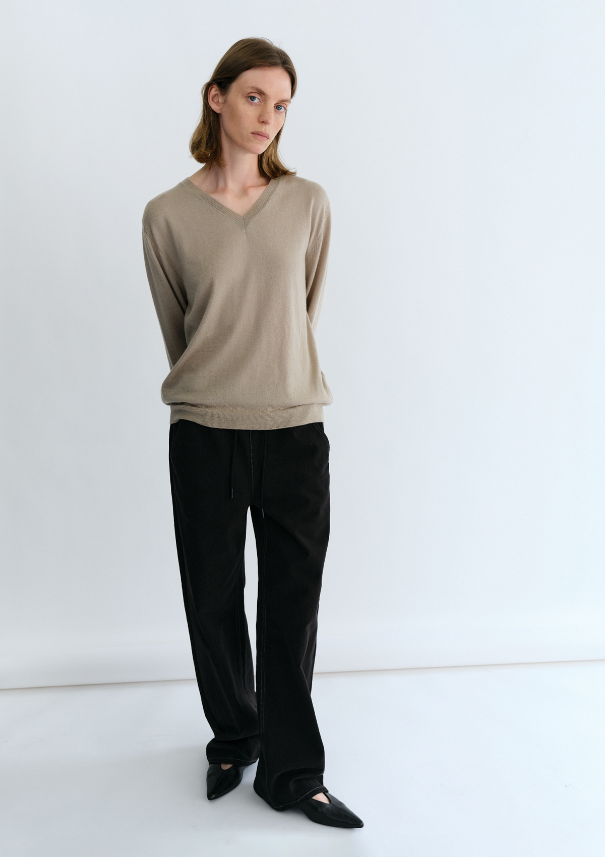 Merino Classic V-Neck Knit in Beige