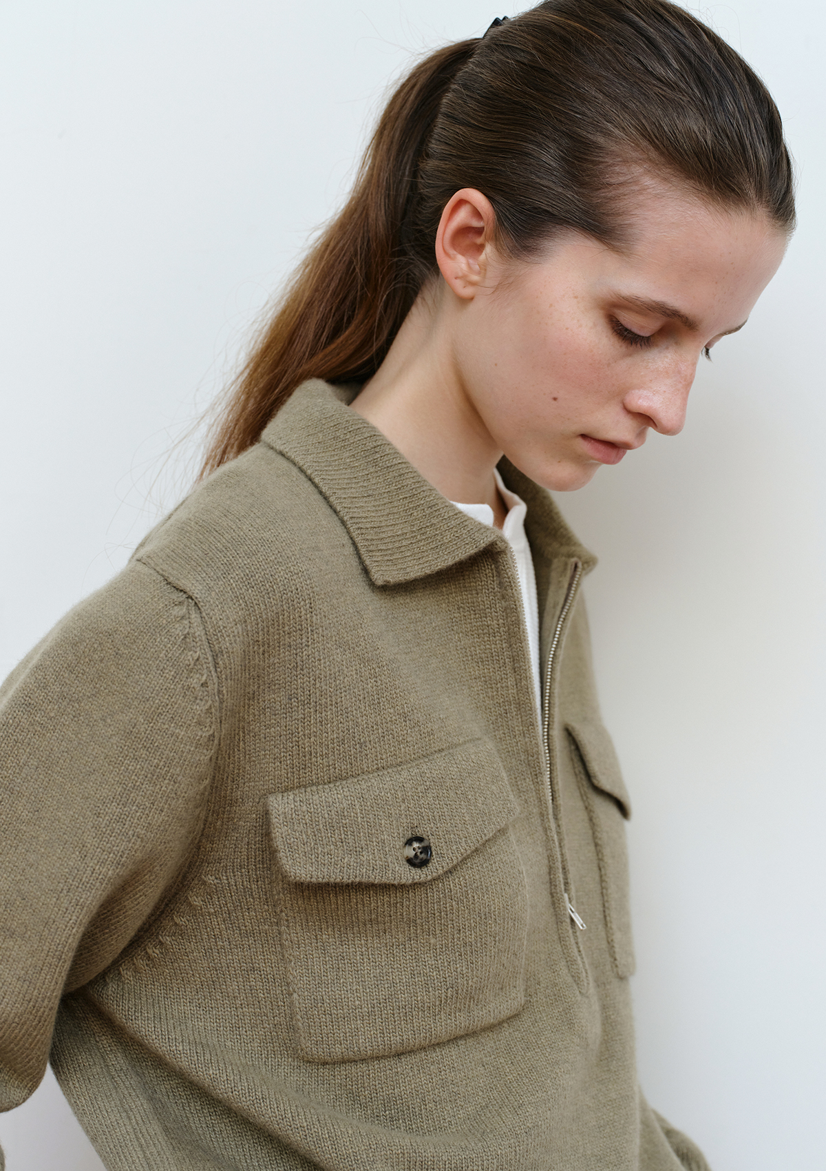 Pocket Collar Knit in Khaki 사진 2/4