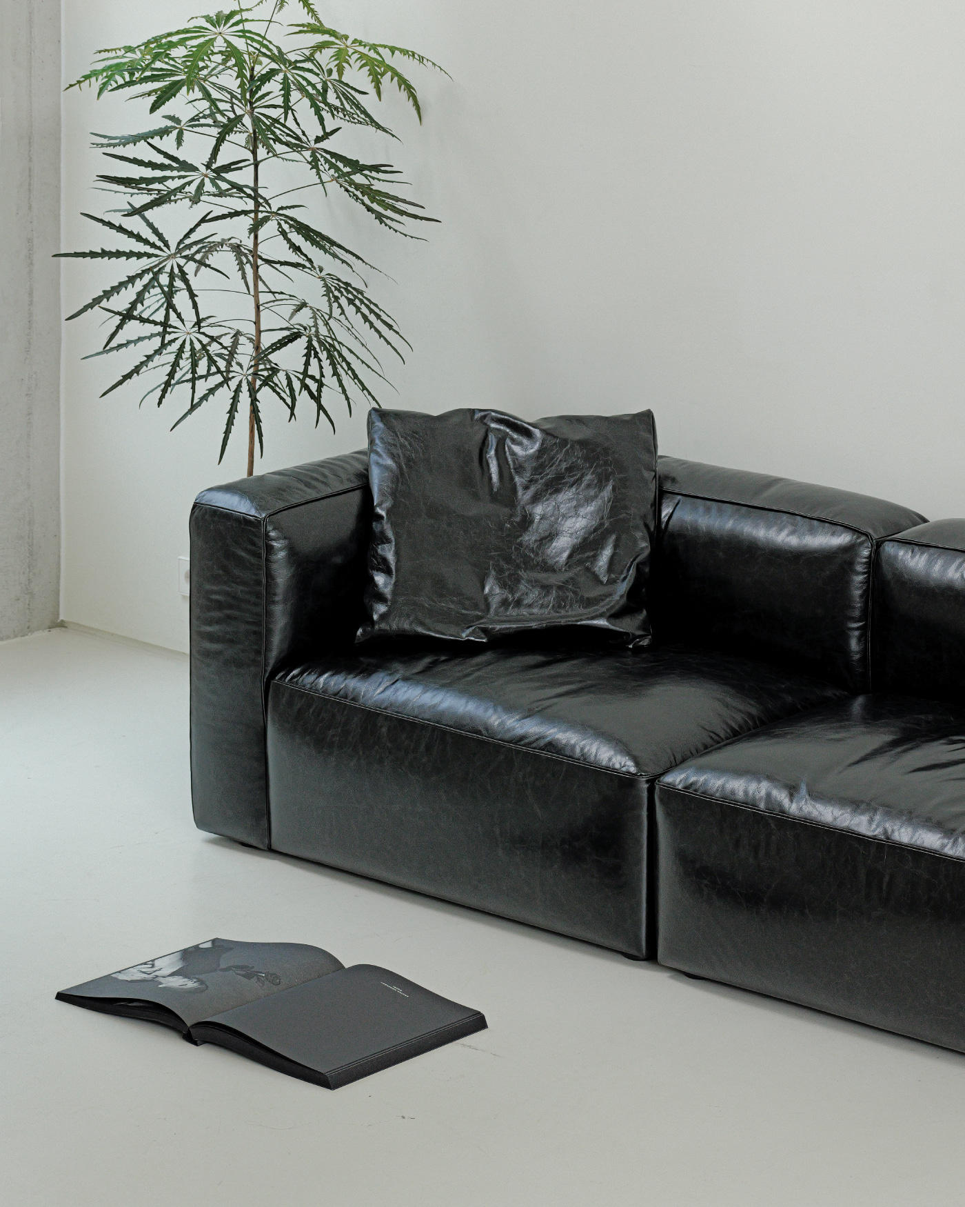 DOZE CUSHION | Leather 사진 2/4