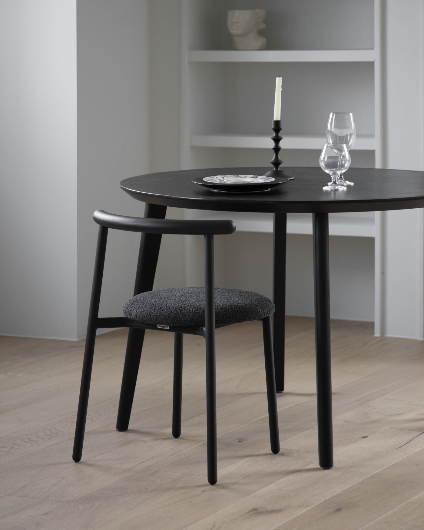 BOW CHAIR 사진