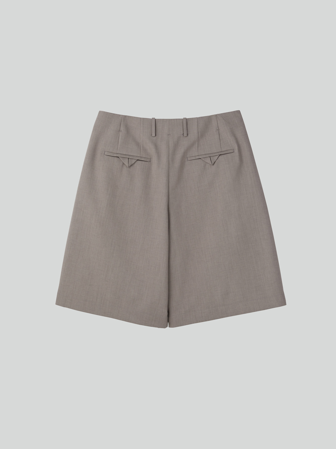 TUCKED DETAIL BERMUDA PANTS (SEPIA GREY) 사진 3/4