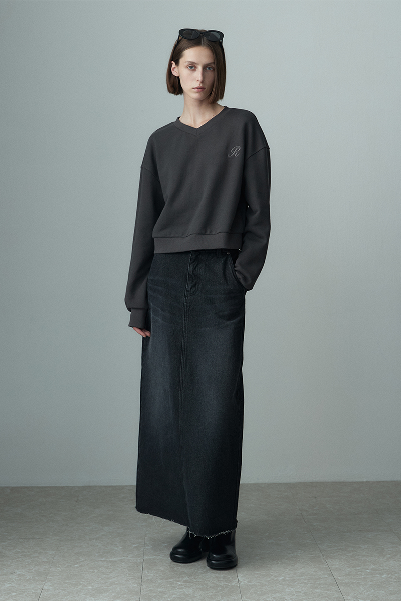 LOGO V-NECK SWEATSHIRT 사진 1/4