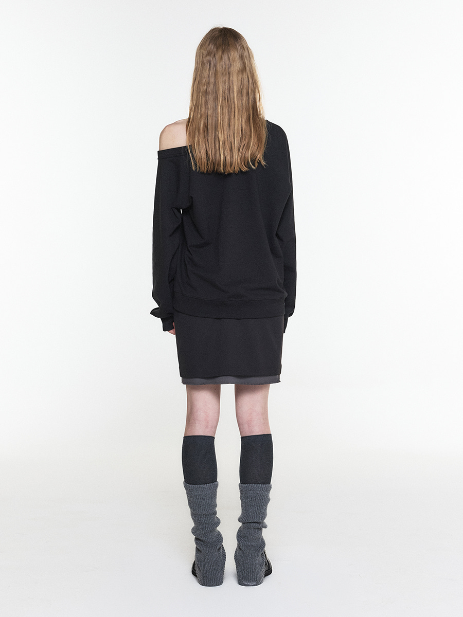 [예약배송 9/18] PIN-TUCK ASYMMETRIC LONG SLEEVE BLACK 사진 4/4