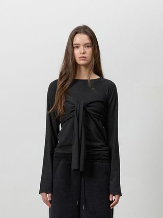 RIBBON DRAPE LONG SLEEVE TEE BLACK