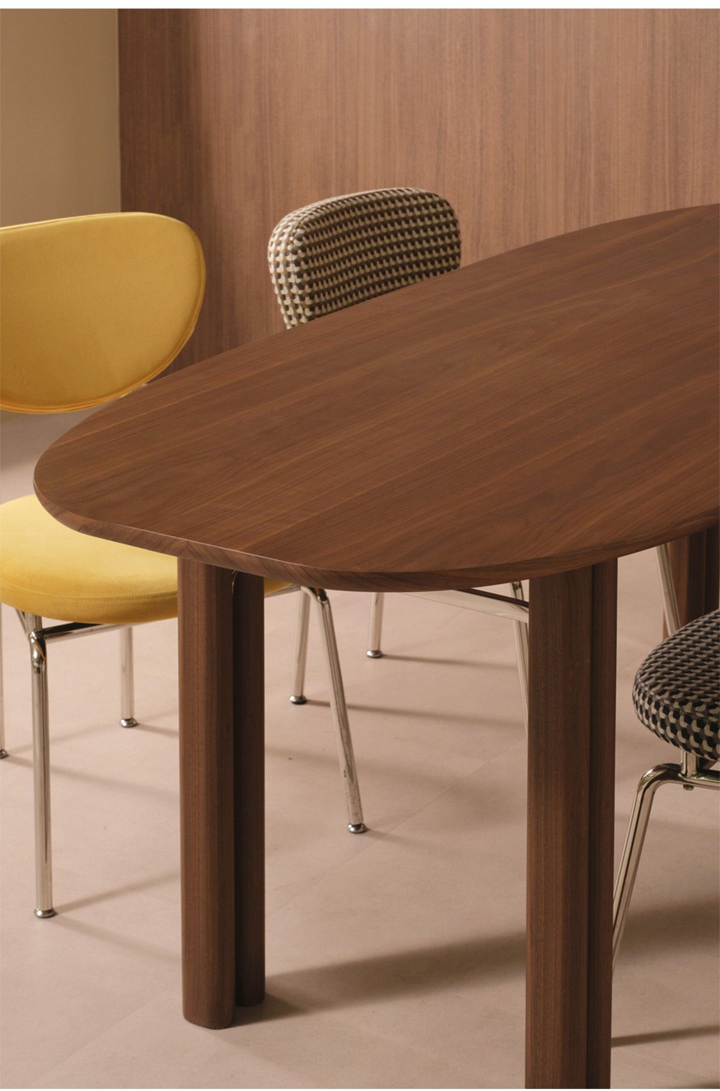LIGHT DINING TABLE 2 | WALNUT