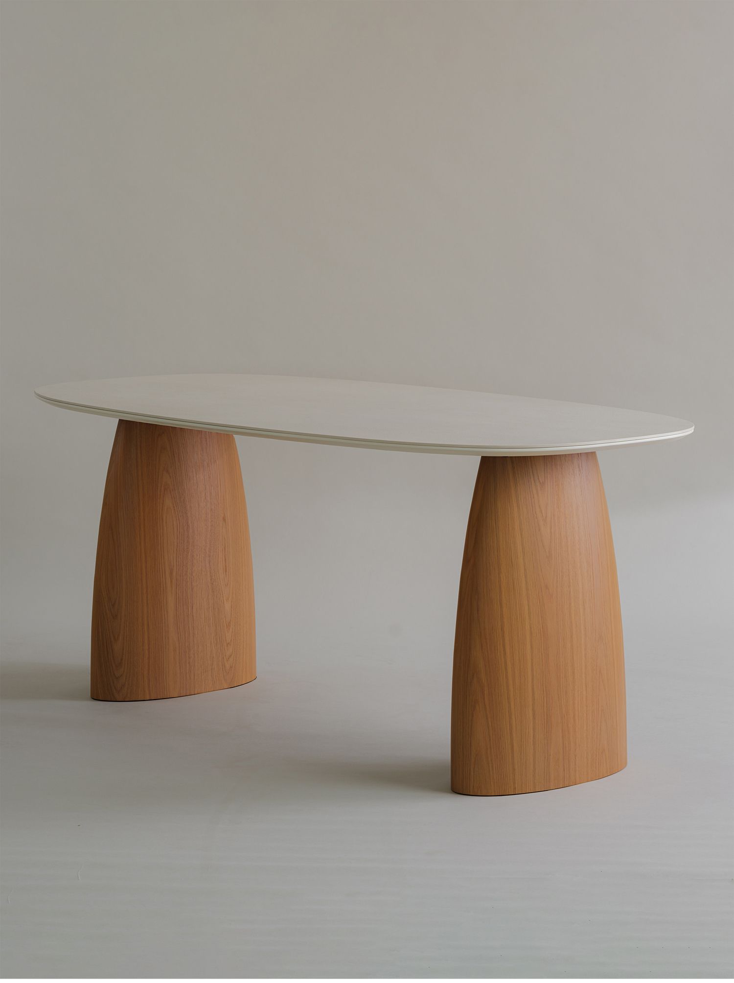 LOMA DINING TABLE