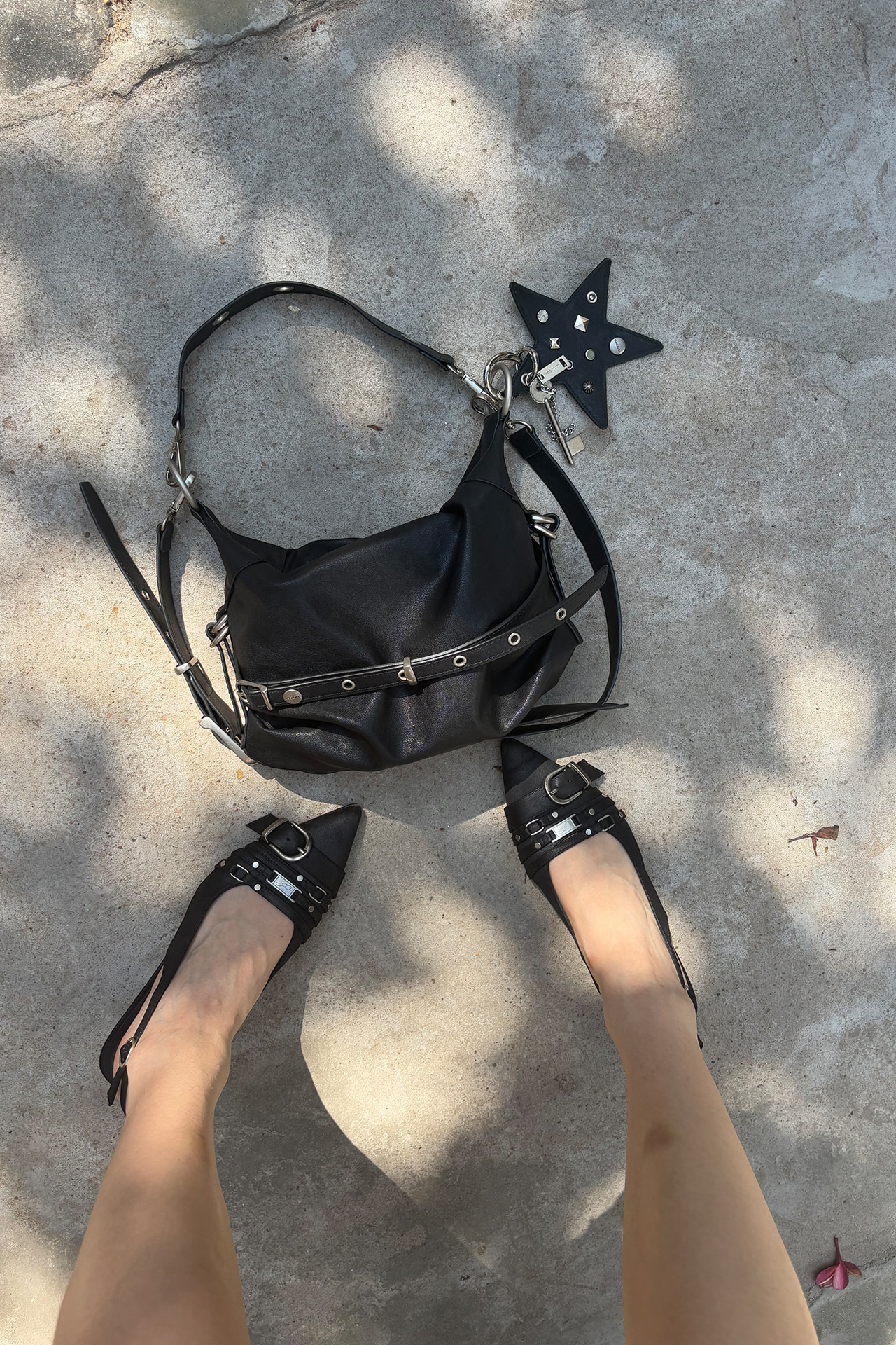 미니 슬라우치 백 & 키링 세트 mini slouchy bag (black) & keyring set